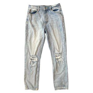 TNR High Rise‎ Distressed Mom Jean in Light Wash Size 27